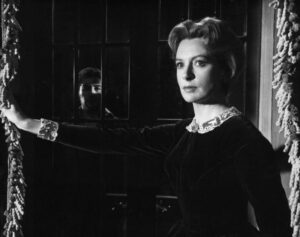Deborah Kerr and Peter Wyngarde in a scene from The Innocents (1961)